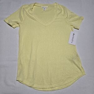 NWT Athleta Woman Breezy Scoop V-Neck Yellow Tee sz S